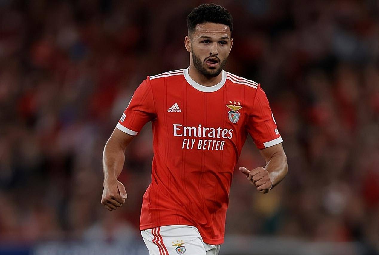 一部分,曼联正计划以创纪录的价格竞购贡萨洛·拉莫斯(goncalo ramos)