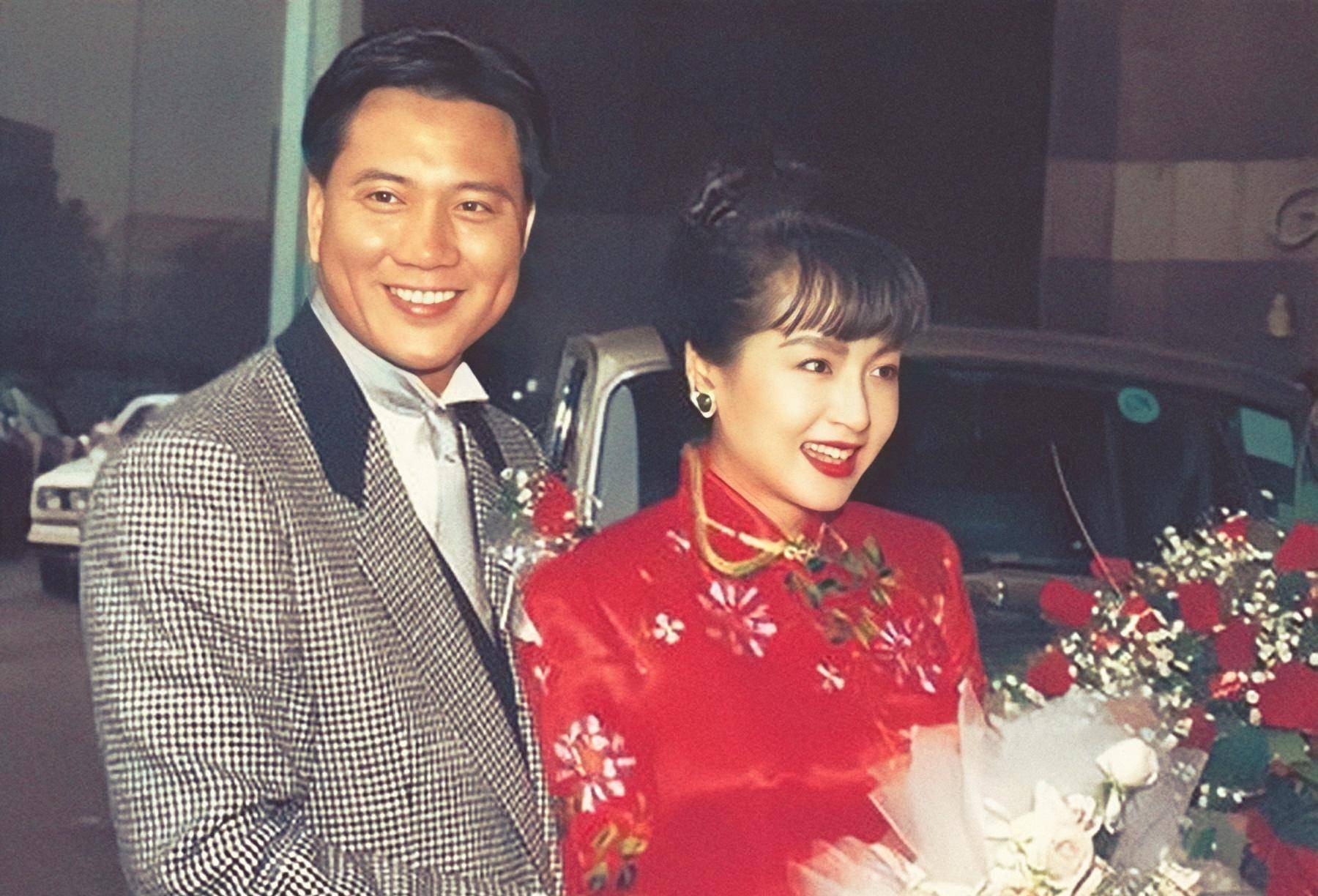 恬妞:两次离婚,65岁仍单身,女儿打扮男性化,为护母成同性恋_叶聪豪