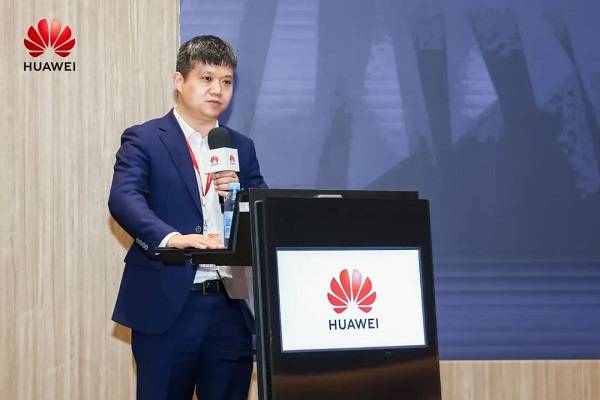 华为中国政企业务副总裁 何振何振表示从2019年首次提出"构建高品质