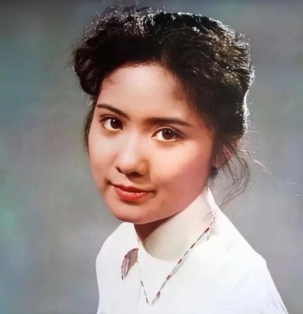 80年代北影厂6朵金花,千娇百媚背后命运不尽相同,有人一生无子_刘晓庆