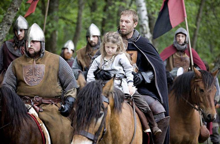 电影背景设定在法国国家建立的关键时期,这一时期的骑士文化如何迎来