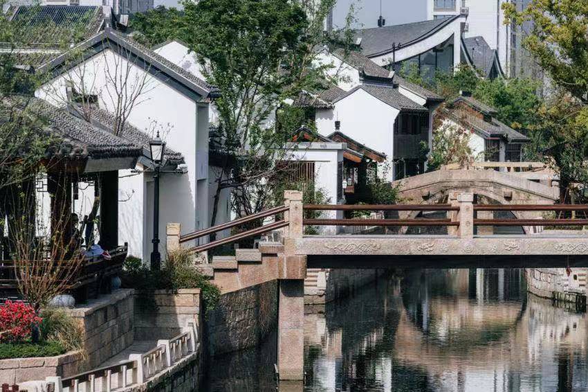 "一半上海人都去过了",蟠龙古镇用了8年从城中村变网红地_天地_瑞安