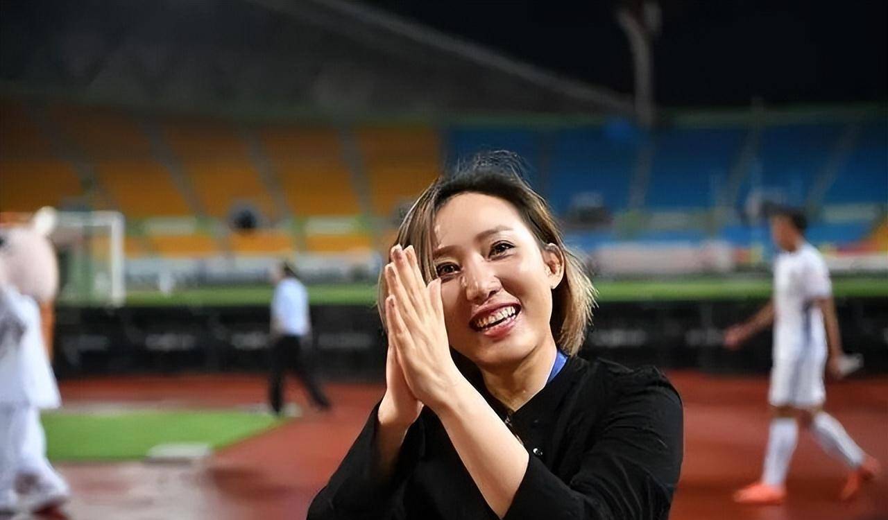 虽然来到了国外,文筱婷还是要按部就班地开始高中生