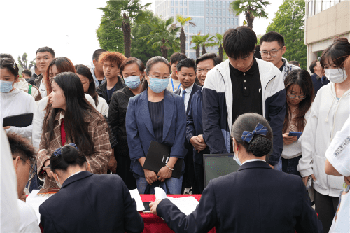 湖北省支持大学生创业“育苗”行动走进武汉工程科技学院 (图2)