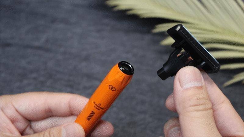 颜值实力派,焕醒星洞小飞碟手动剃须刀让剃须成为一种享受