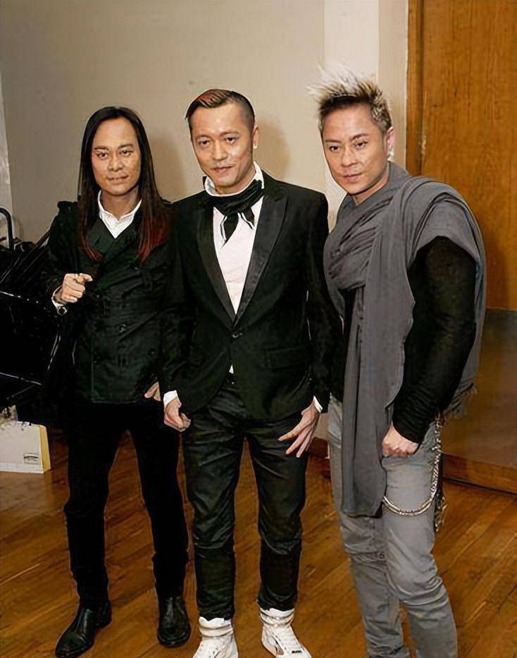 被时代抛弃时,连一声招呼都没有打_蔡一杰_演唱会_苏志威