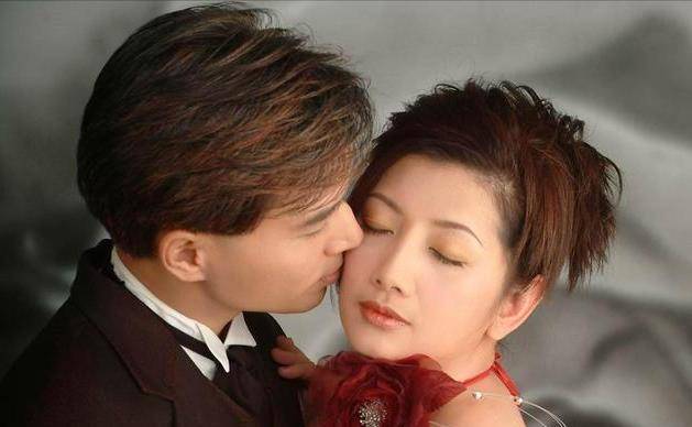 尔冬升合作的《三闯少林》,还是《倚天屠龙记》中的赵敏,刘玉璞都通过