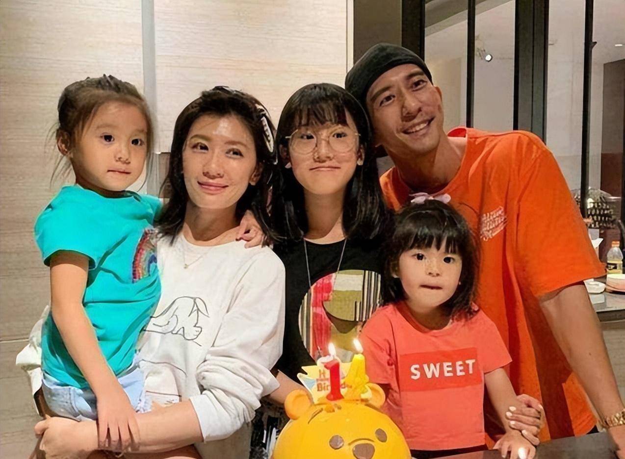 19年,小昭,殷素素息影多年,赵敏成三个孩子妈妈_苏有朋_高圆圆_张无忌