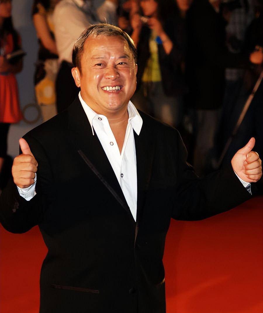 2000年梅艳芳生日,曾志伟"嘴臭"得罪杨受成,做了啥才逃过一劫_曾国祥