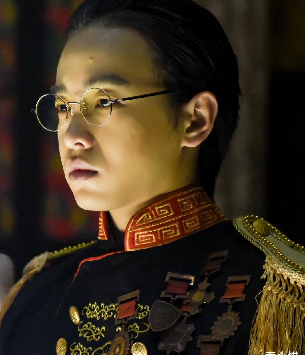 在与助演嘉宾陶虹合作了一段《末代皇帝》后,彭昱畅不俗的表现也得到