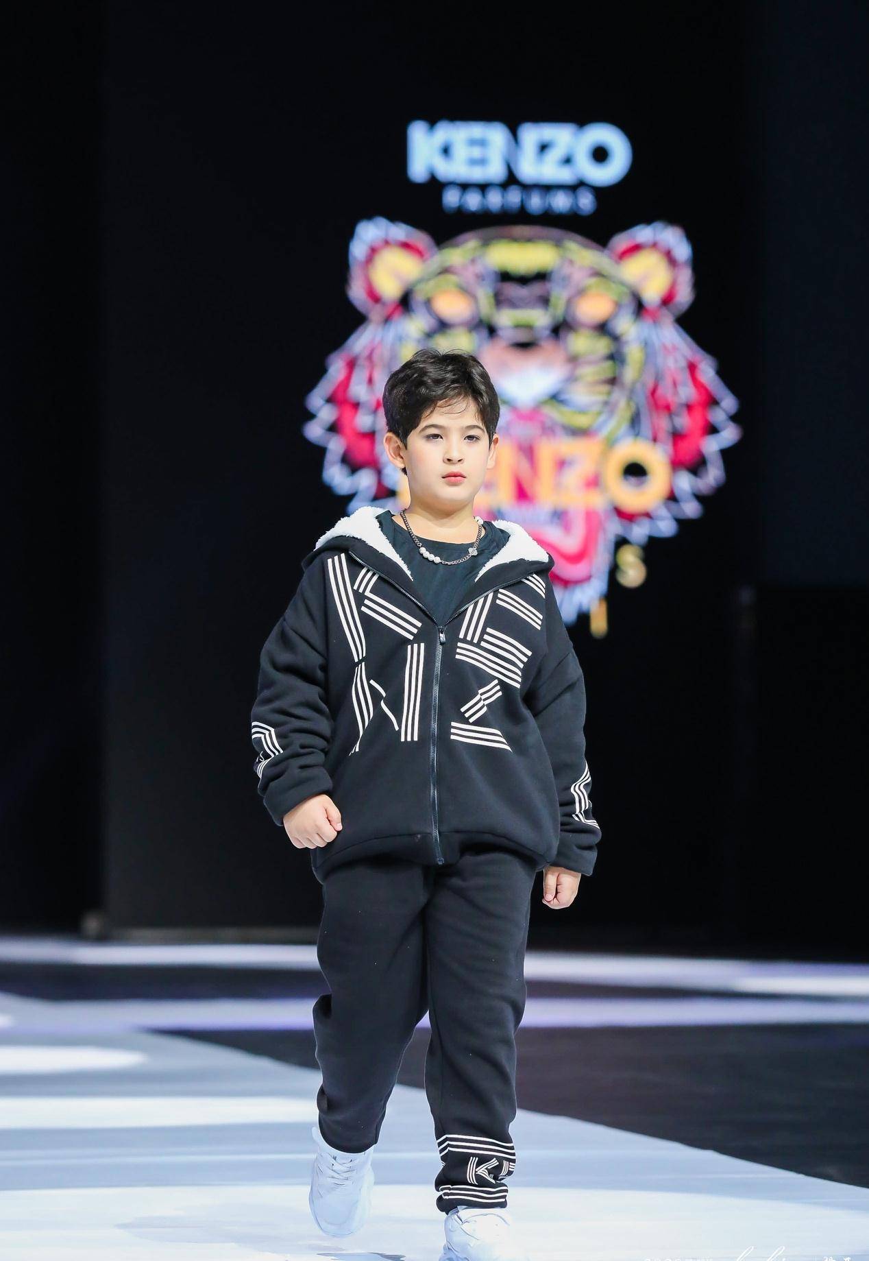 辰星影视传媒小模特李润泽(dylan),一位未来可期的新星_时尚_深圳