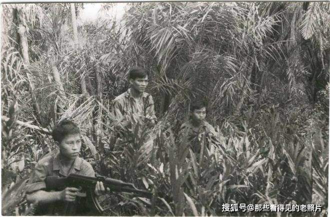 越南分裂为两部分,北边是胡志明领导下的越南民主共和国,也就是北越