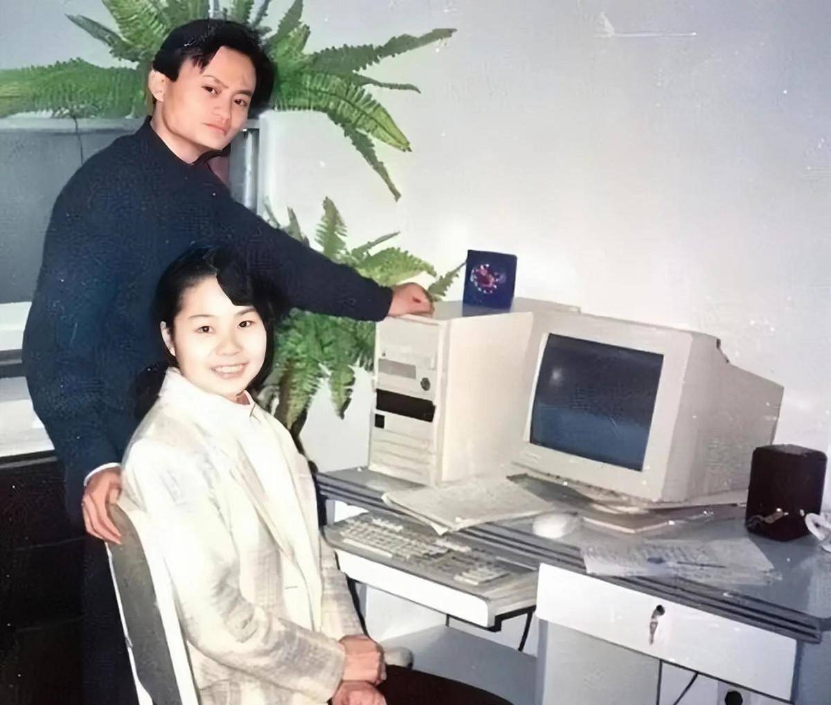 看了马云妻子张瑛,才懂啥叫书卷气!