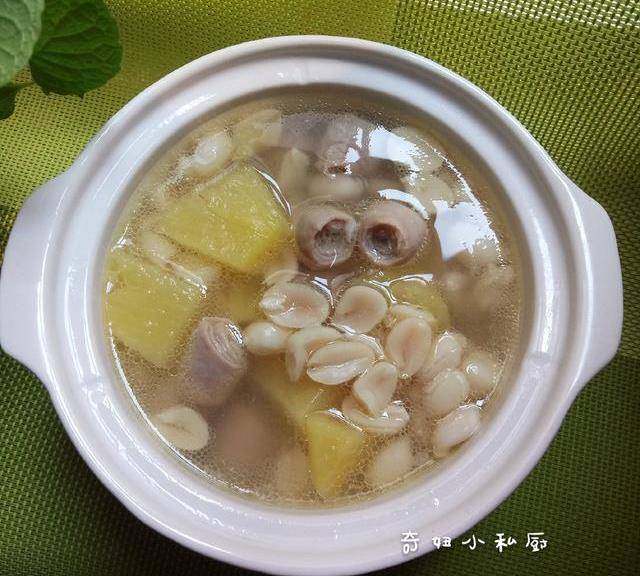菠萝小肠花生汤,口感酸甜,香味浓郁_白砂糖_备用_妈妈