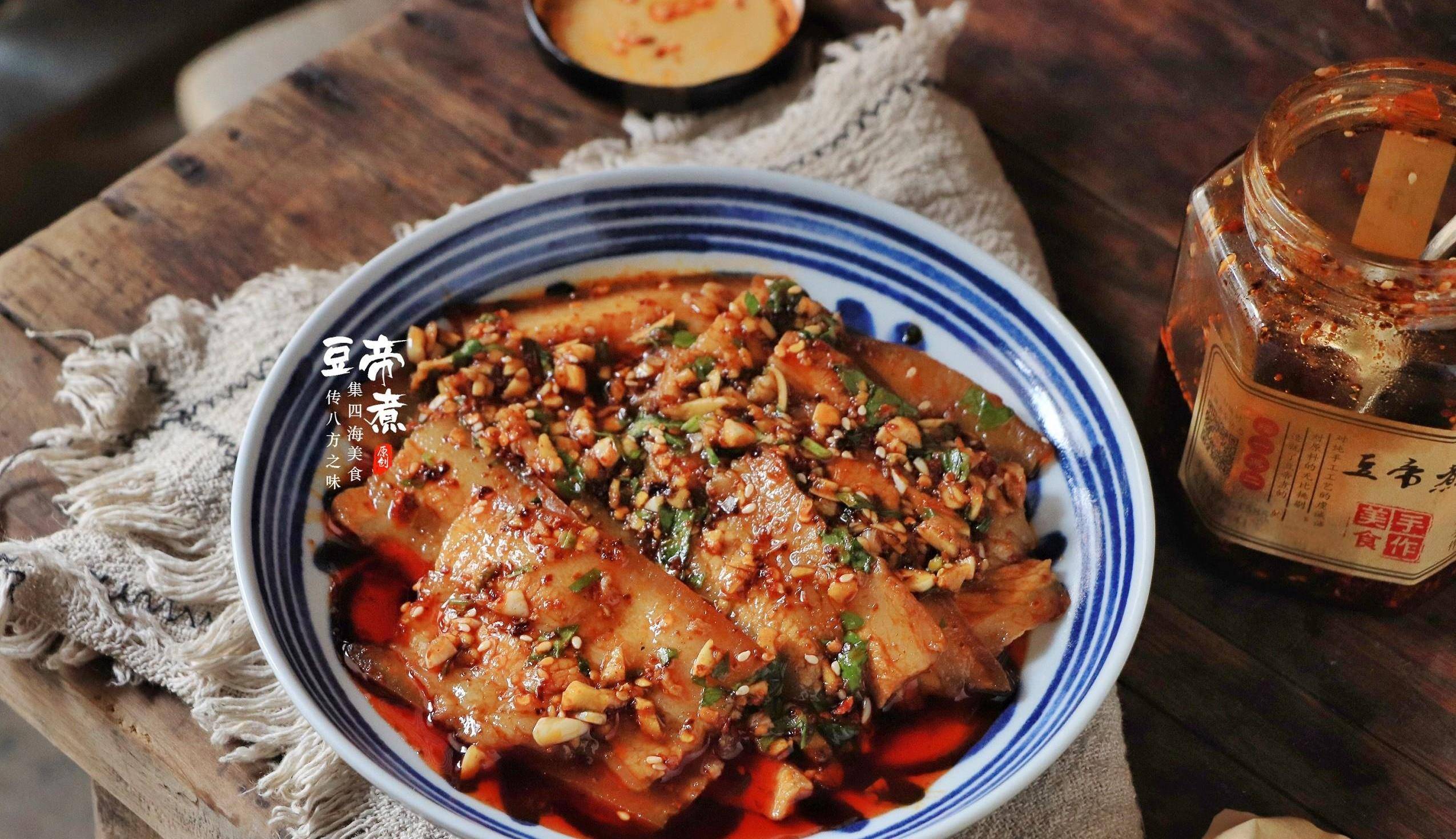 蒜泥白肉,喜欢吃,我教你做,简单几个步骤,比饭店的还好吃_美食_时候