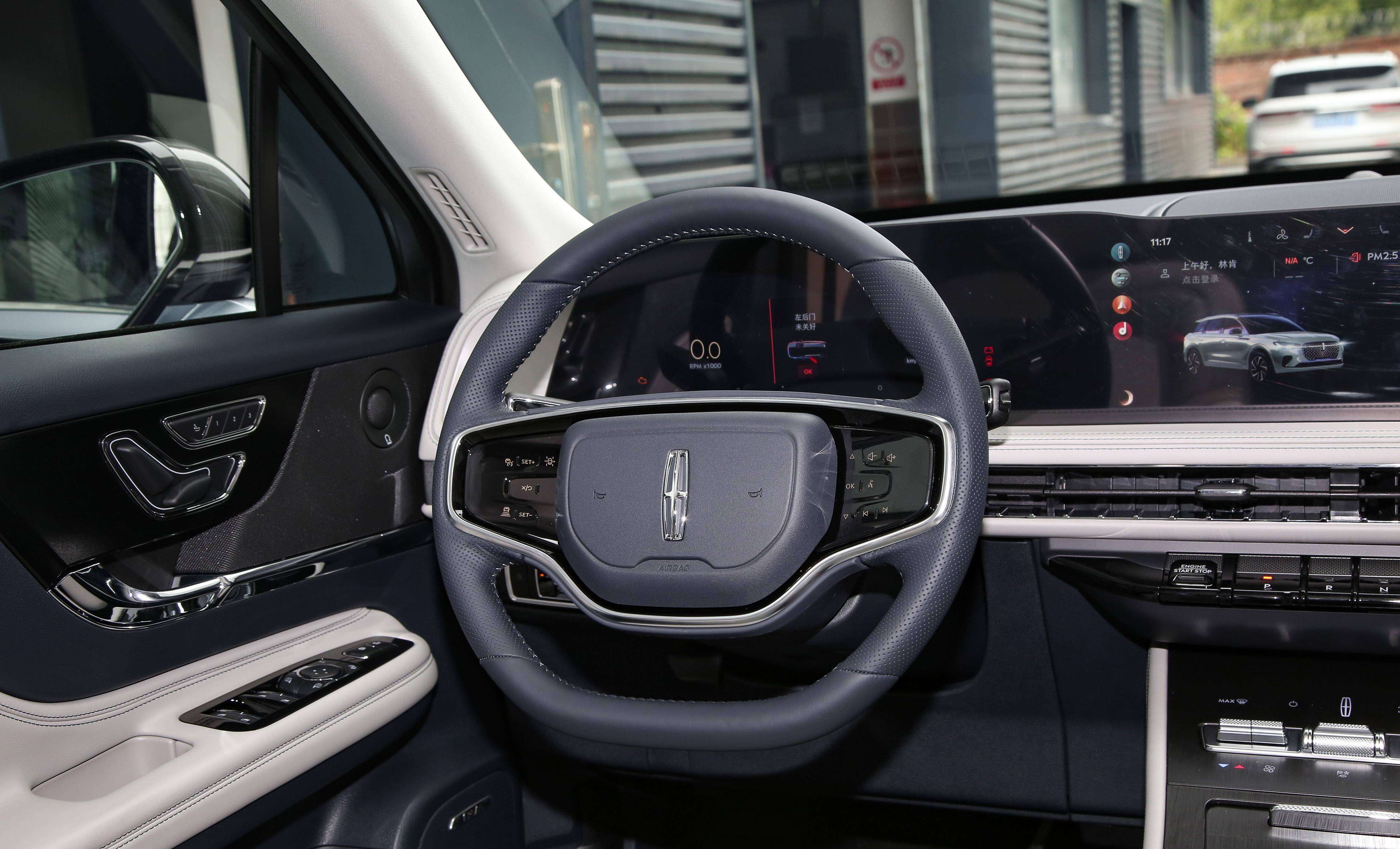 林肯轿车车型内饰图片