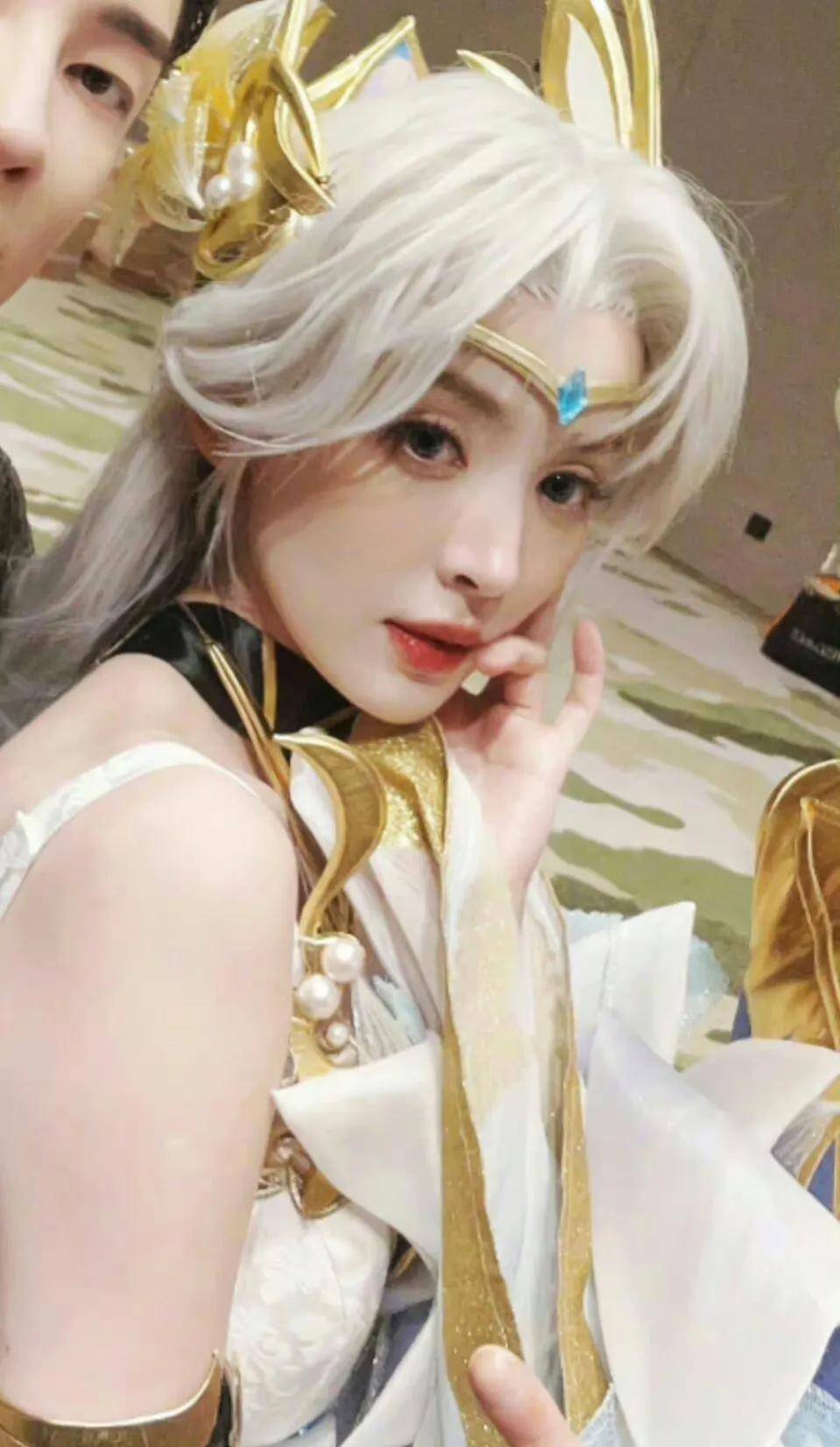 众星cos王者荣耀,赵丽颖灵气逼人,娜扎貂蝉绝美._造型_谢娜_动漫