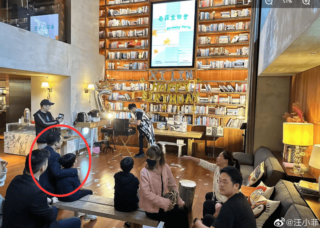 大方公开儿女正脸,玥儿和弟弟一脸不开心_好孩子_小玥_汪希