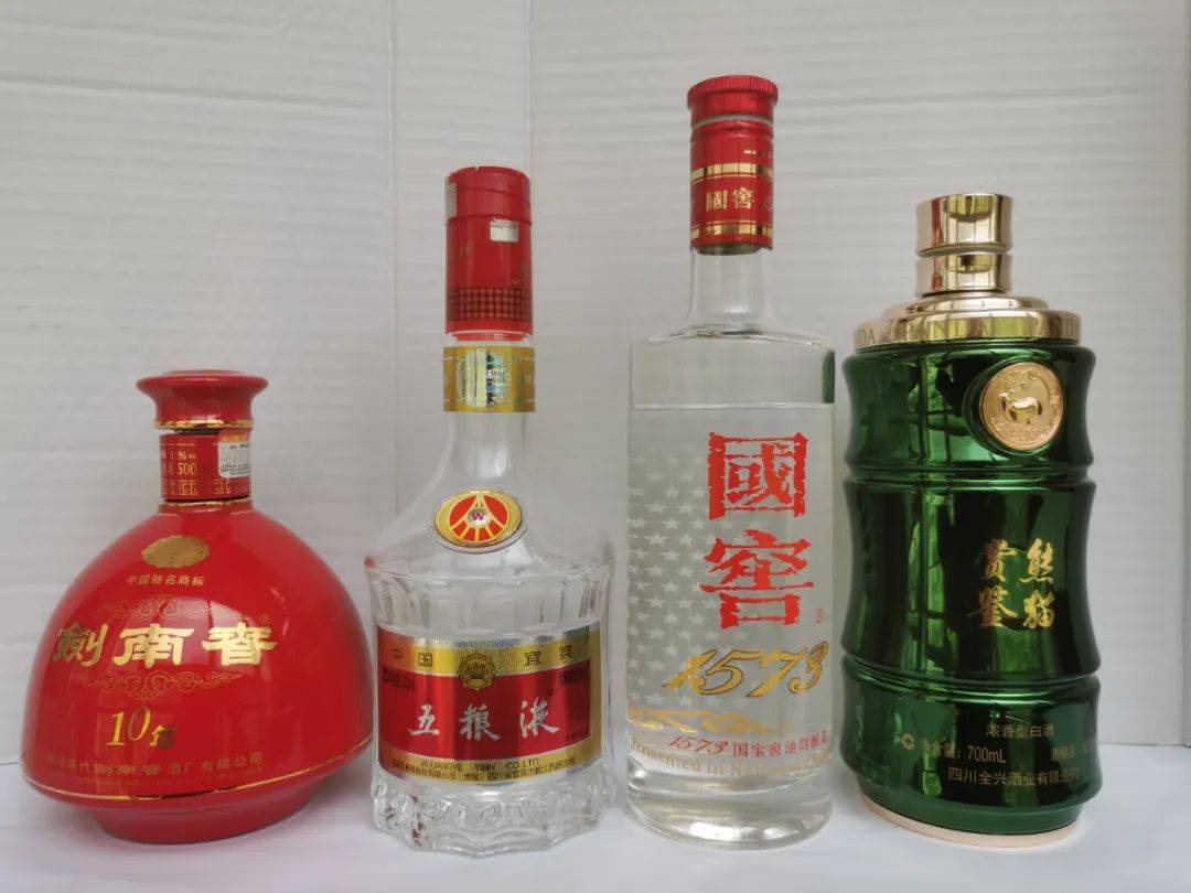 品酒笔记：四款川派浓香顶级产品的巅峰对决_搜狐网