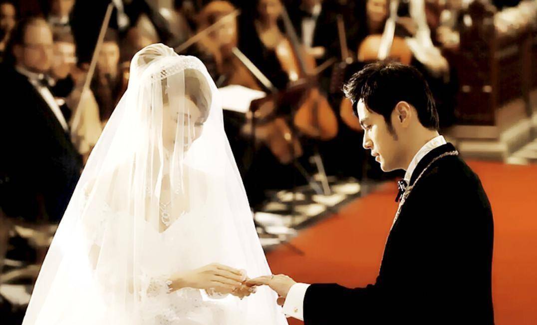 李家诚怒砸7个亿,郭晶晶连换12套百万礼服_周杰伦_小林_谢霆锋