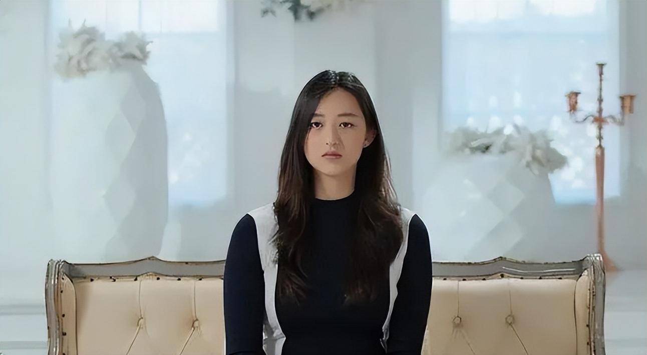 因为方力申曾经与邓丽欣交往十年分手,导致他在听取婚姻建议时显得