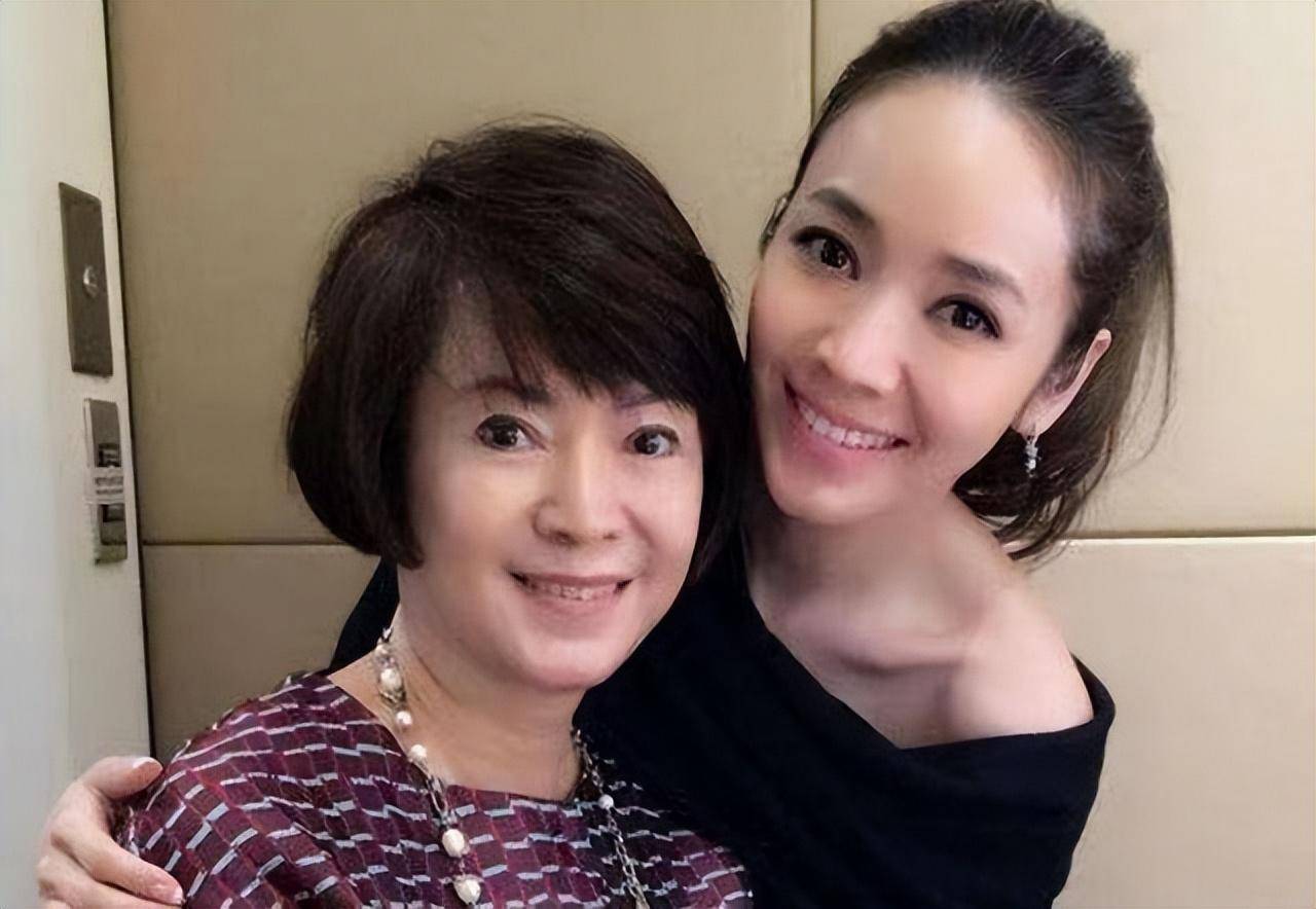 公公豪赌欠债跑路,小儿子患病,台女子主播侯佩岑豪门梦碎?