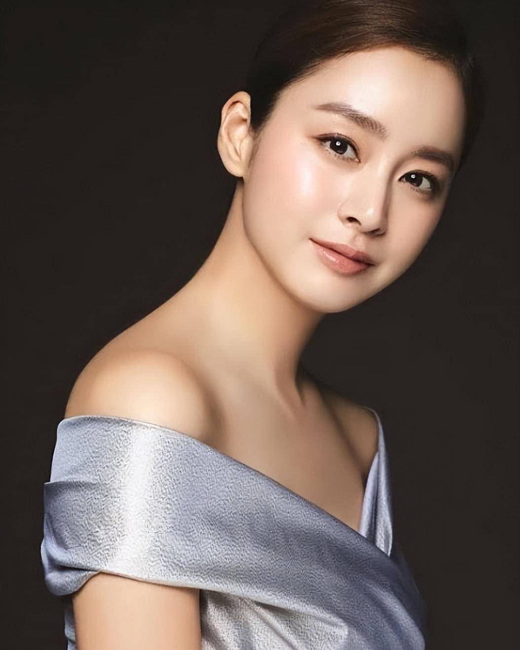 韩国尤物金泰希,40岁仍韵味十足_电影_获得了_剧中