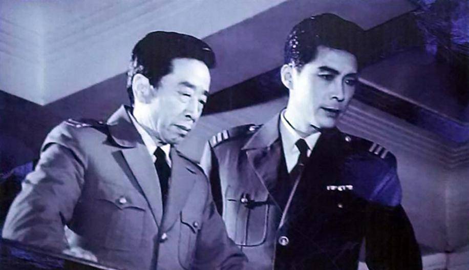 帅气男星如今82岁近况如何_启民_电影_唐国强