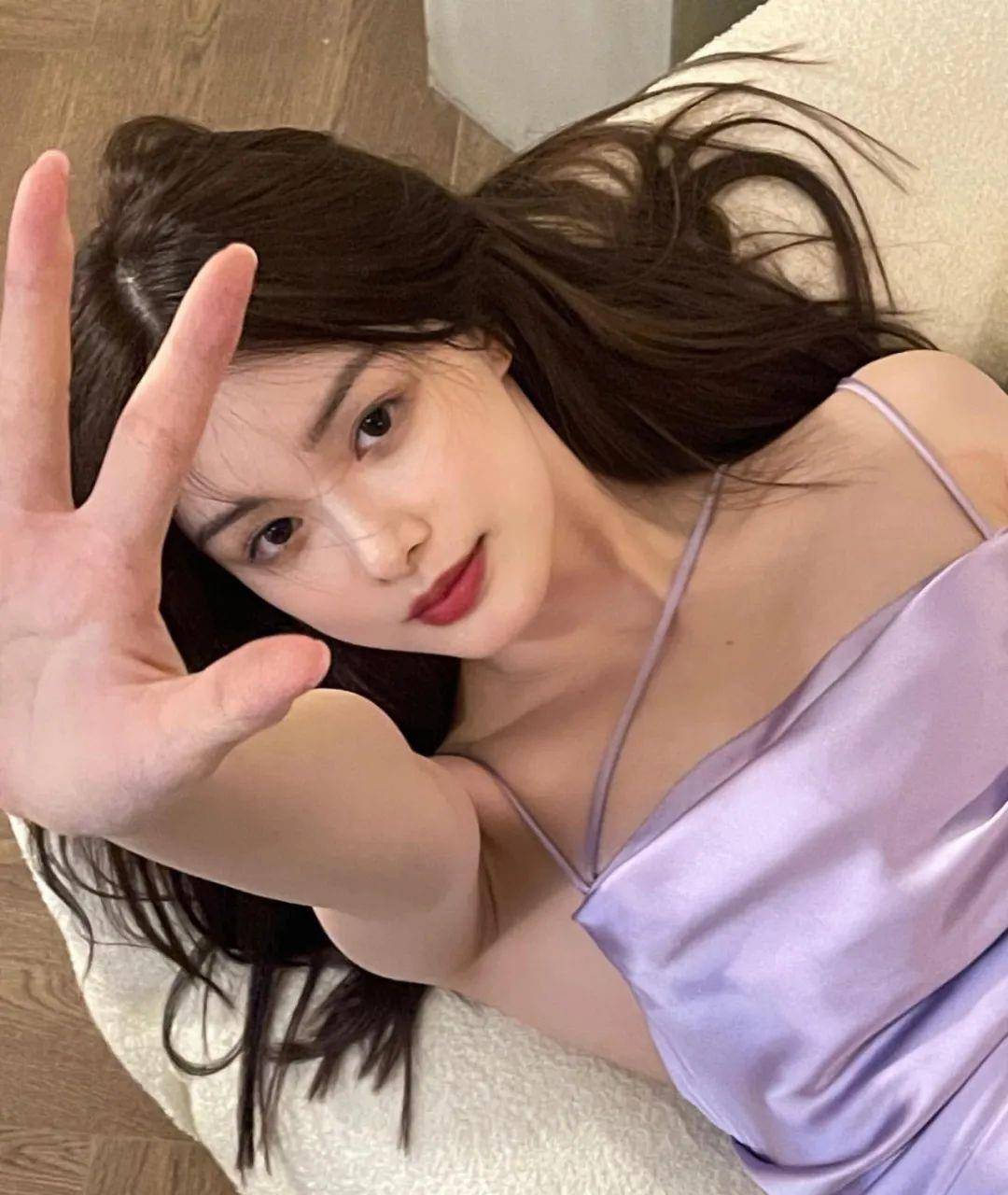 国产网红jojoqye,拥有神仙颜值的气质女神_女子_极具_脸蛋