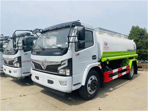 15吨洒水车;绿化带浇灌车-采用武钢碳钢板-一次卷压成型-整车配前冲