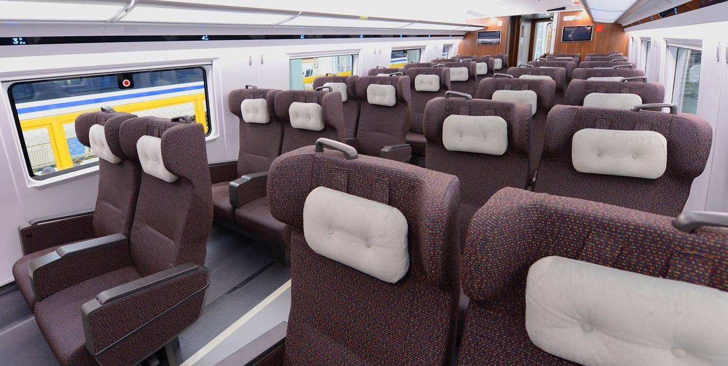 现在的高铁有商务座一等二等的区别,买商务座的价钱都可以等同于二等