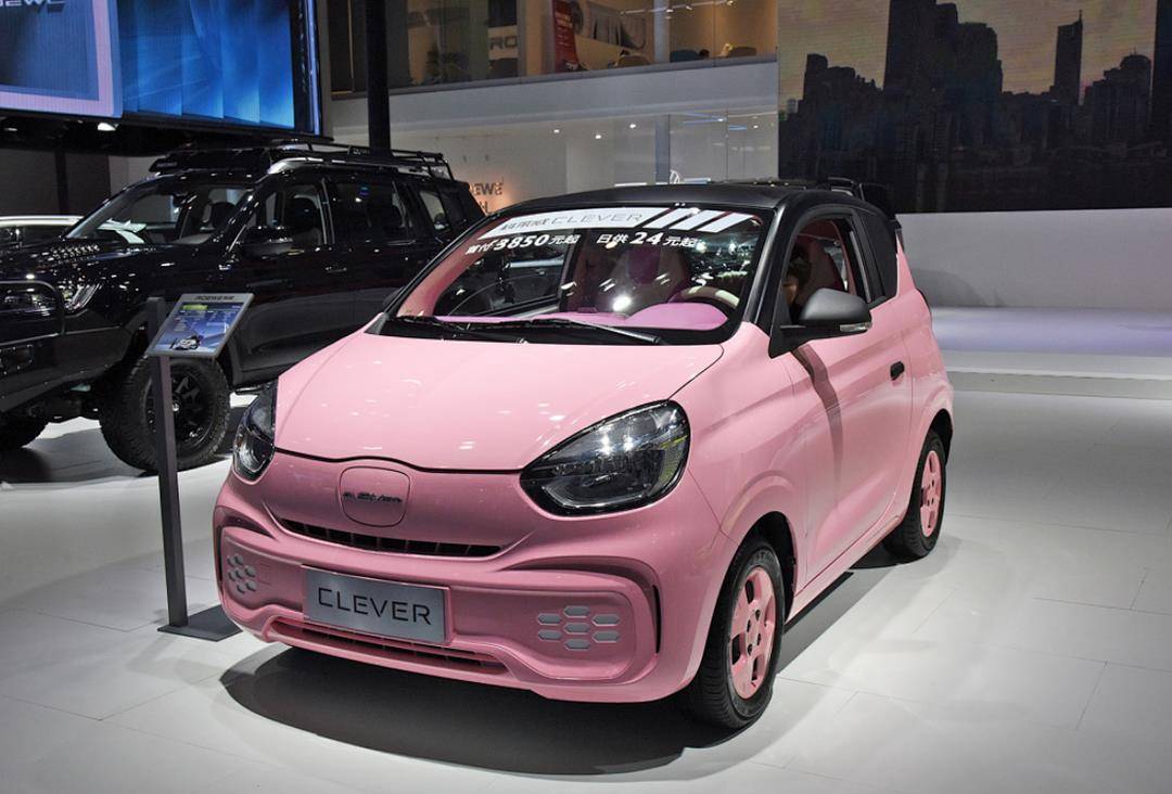 上汽通用五菱本来是一个专注于打造面包车的品牌,以前的产品几乎都是