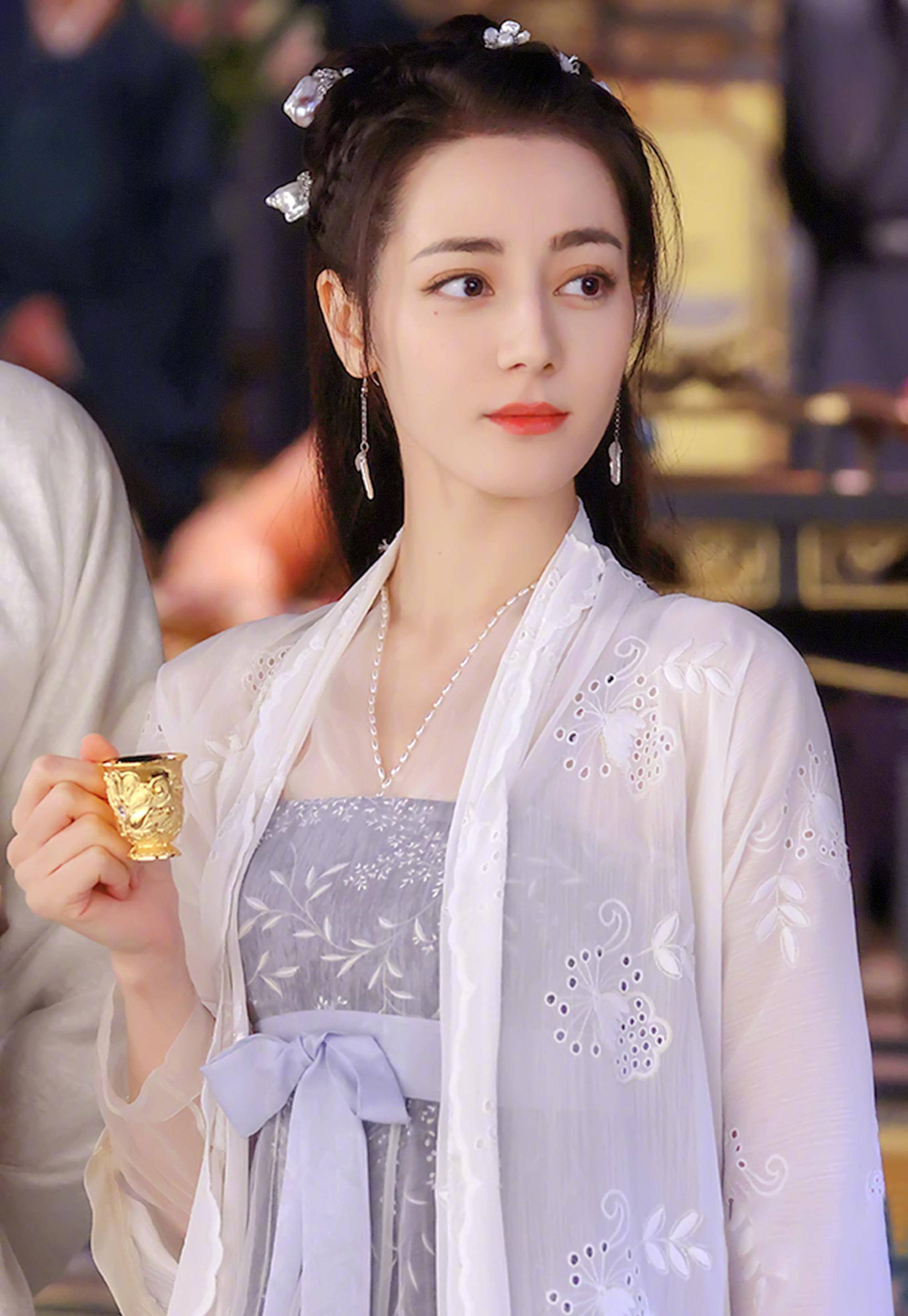 百媚千娇一颗痣,4位"痣美人"女星,哪个最有味道?