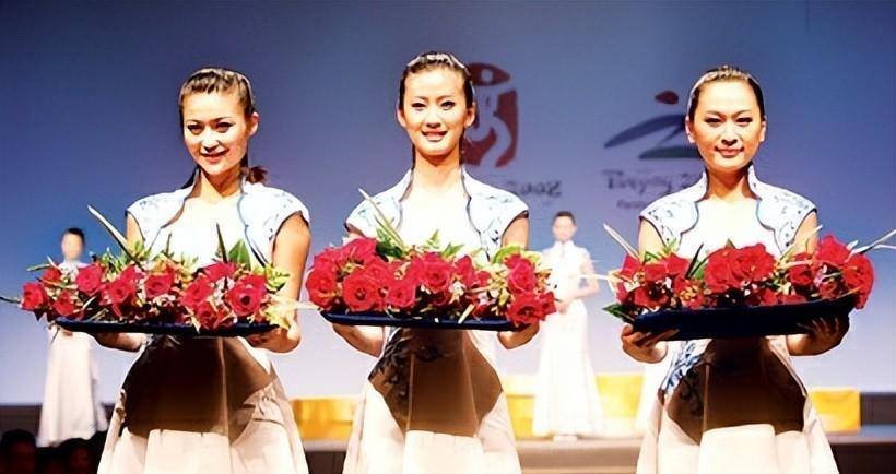 原来2008年奥运会礼仪小姐是她们,猎鹰突击队女子特战队的女兵们_地方