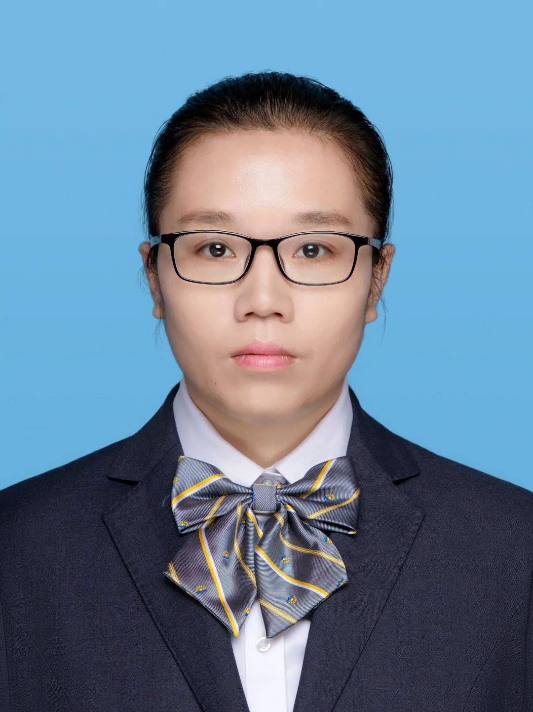 卢凤娟数学高级教师长期从事中学数学教学工作,多篇论文在国家级刊物