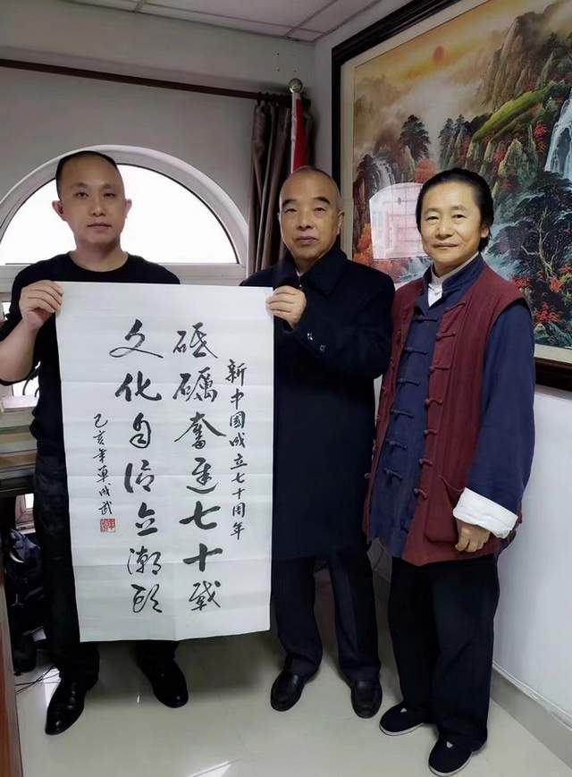 彰显书法时代价值,文化书法家单成武狂草新作再获国家版权证书_作品