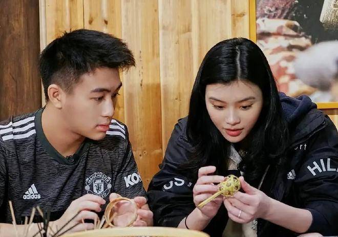 结婚前何猷君对奚梦瑶说:我不拿家里钱,你和我在一起是要打拼的_什么