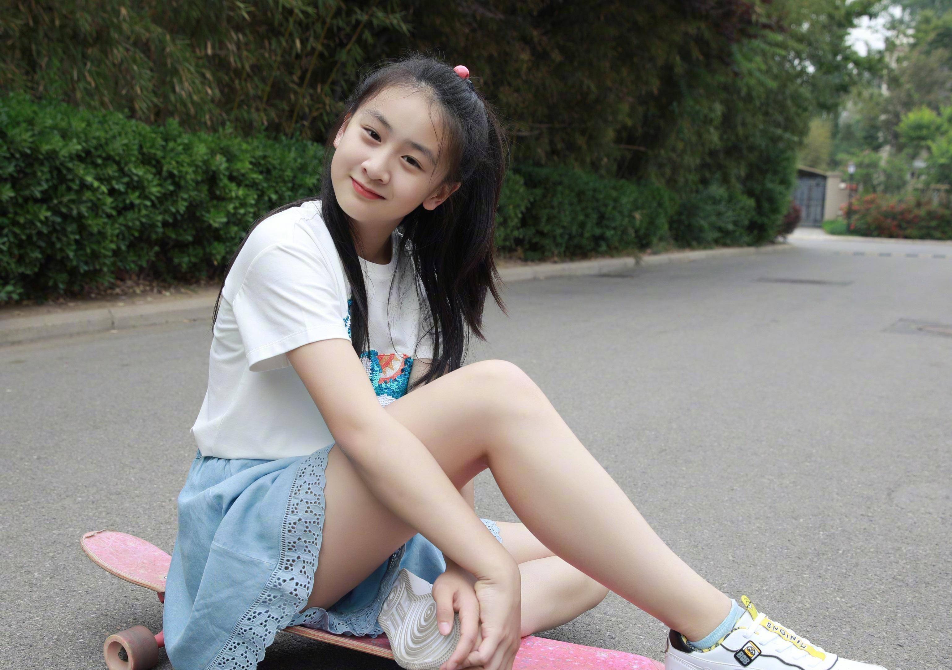 不仅身高出众,重要的是,多年来森碟的颜值也一直都在线,之前跟叶一茜