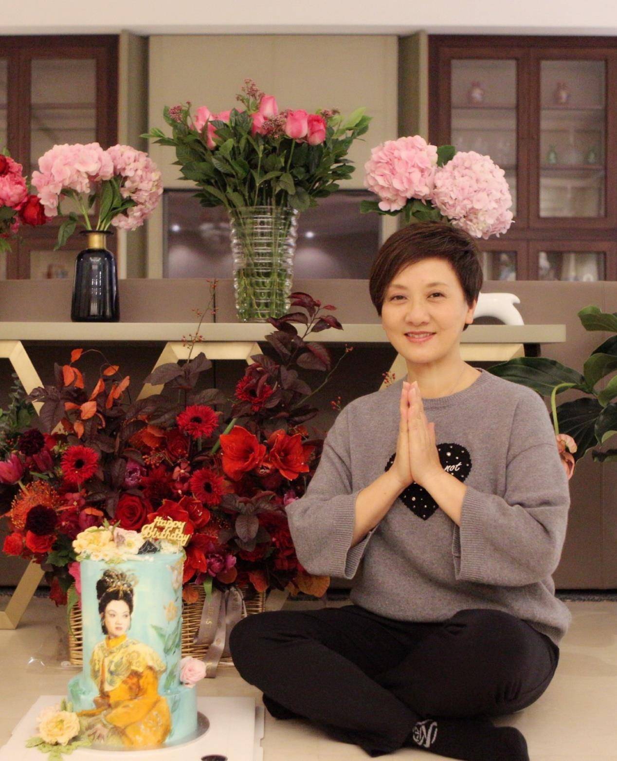 62岁不生孩子被张国立宠成40_贾宝玉_照片_陈小艺