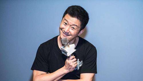 "战狼"变成"肥狼",吴京身材走样被调侃,变胖原因让影迷心疼_知名演员