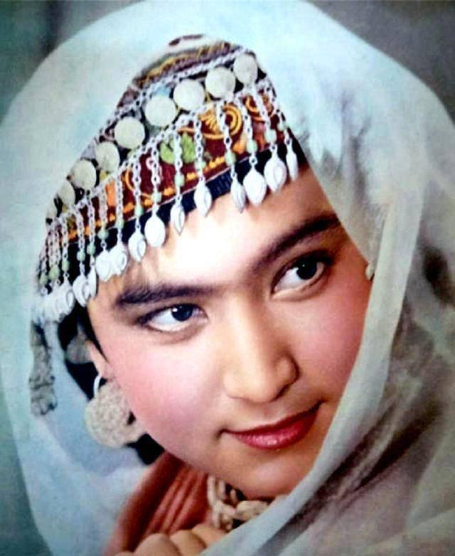 枪声》中的史秀英,《杜十娘》中的杜十娘,《满意不满意》中的叶梅英等