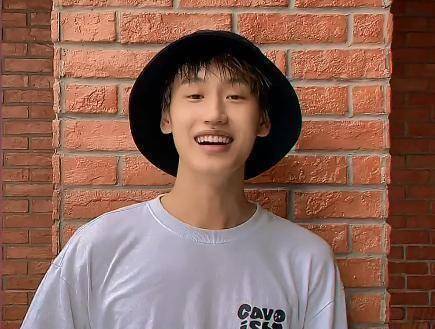 "女友视角"下的into1:刘宇可爱,张嘉元的颜值真实存在?