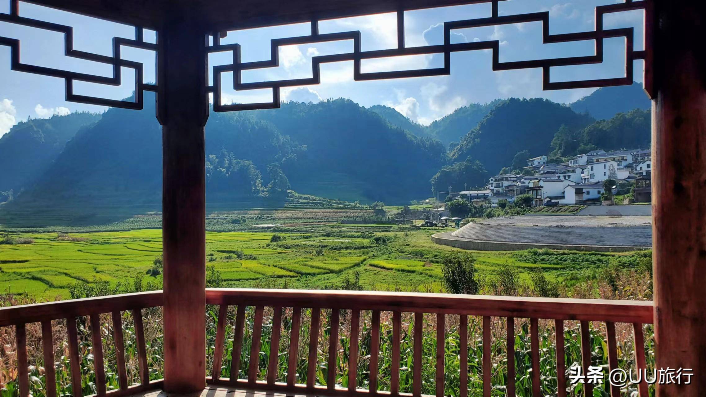 文山州马关县的云南壮寨,乡村旅游主阵地,比贵州苗寨更纯粹_版画_村民