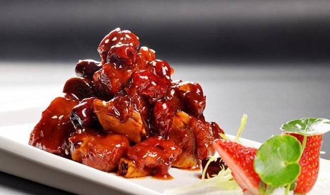糖醋小排骨是常州地区的传统菜肴,亦是颇具常州地方特色的名菜.