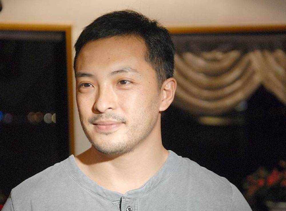 把丈夫培养成双料影帝的她,17岁首登舞台,正当红时嫁给外卖员_饶敏莉