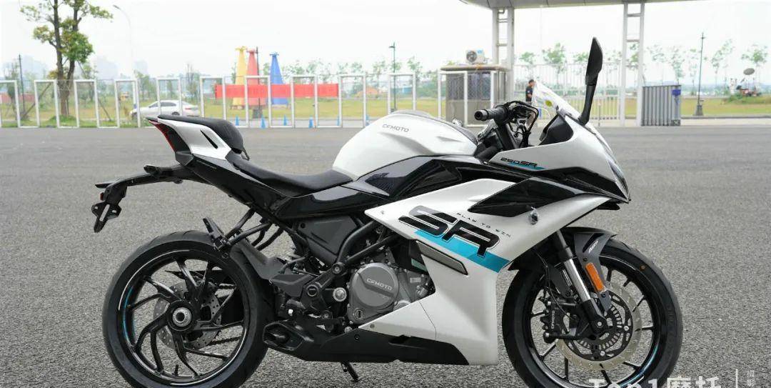 春风250sr 2023款正式亮相,颜值配置双升级_搜狐汽车_搜狐网