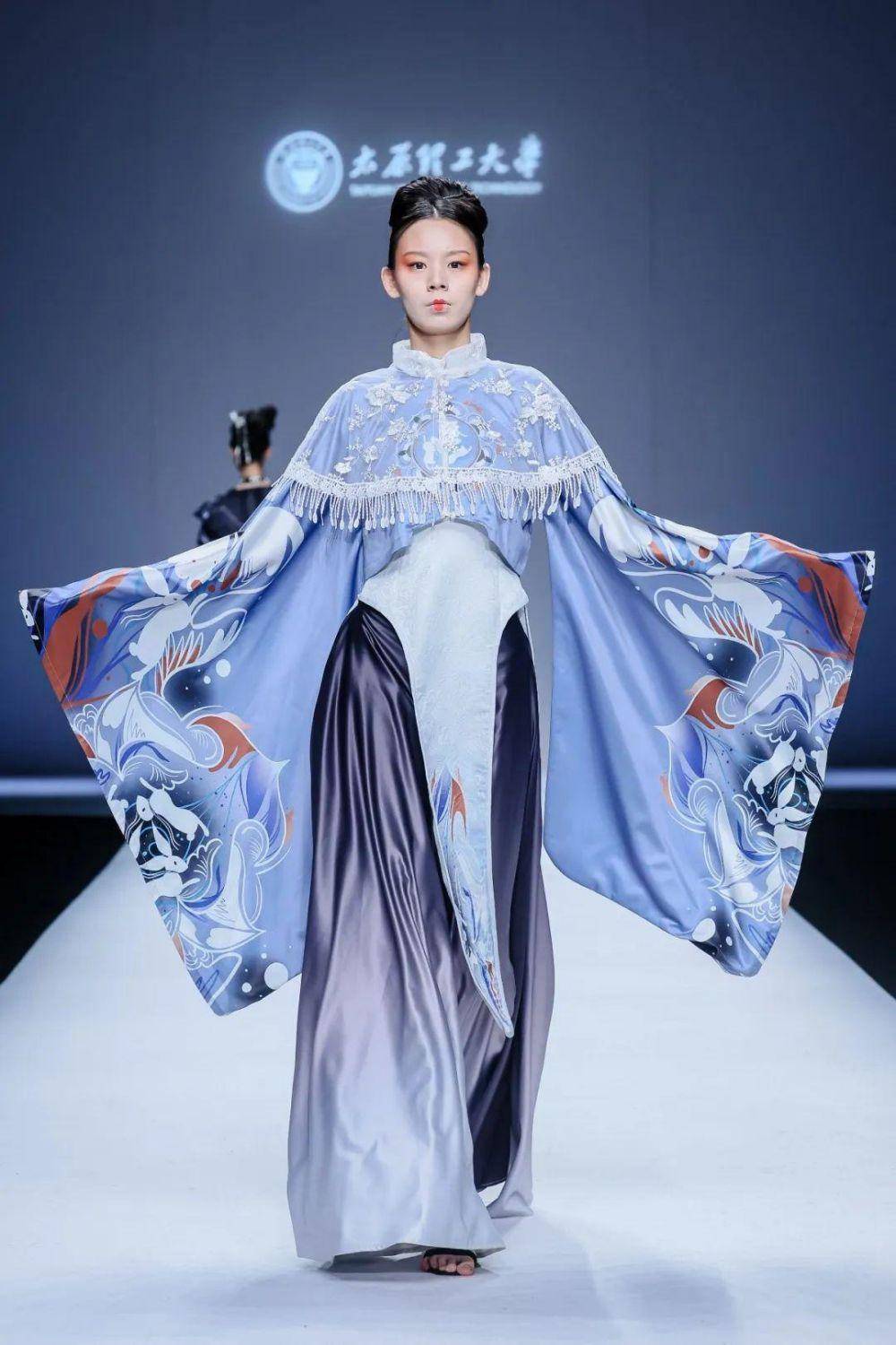 于2013年组建成立,是山西省纺织,服装,服装设计等学科高等教育的人才