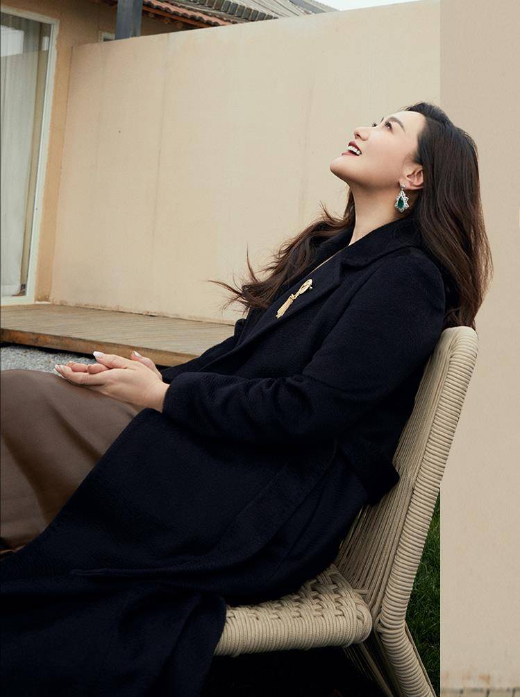 谭晶杂志封面大片丨聆听天籁 优雅律动_色泽_皇室_层次