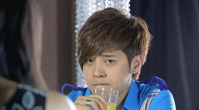 罗志祥在剧中饰演富可敌国的企业小开薛海,人称海派王子,个性单纯