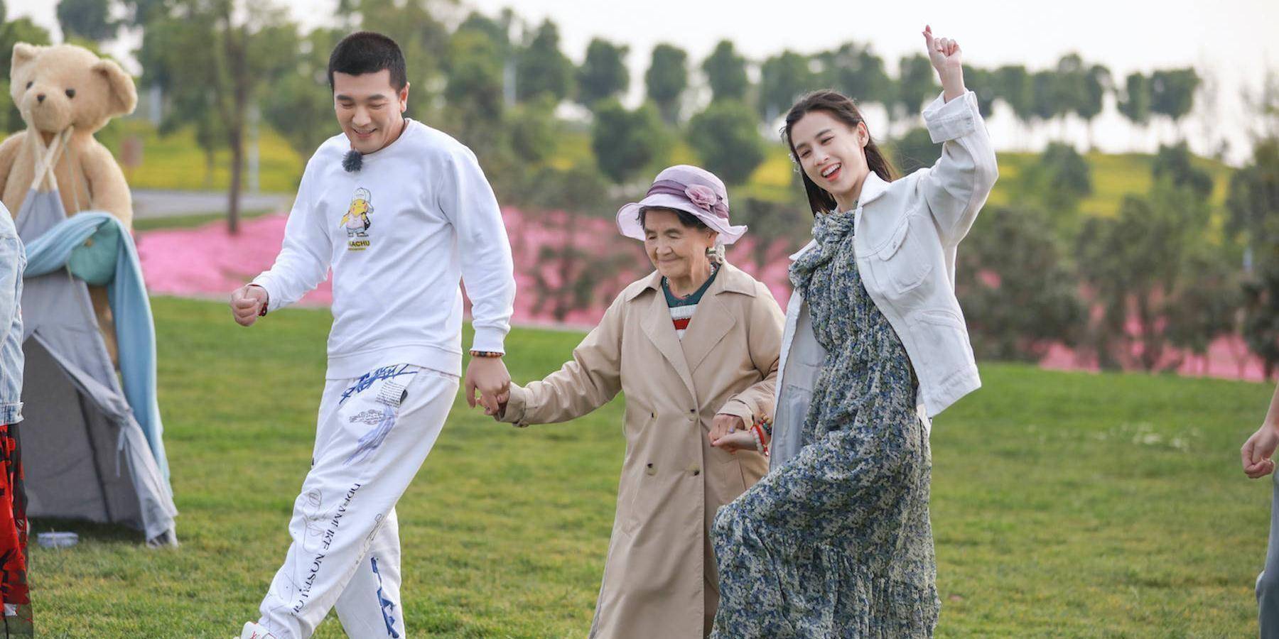 《婆婆和妈妈2》杜淳不想让王灿剖腹产 杨子给妈妈穿玩具熊衣服
